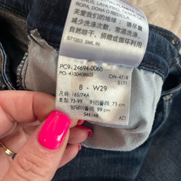 Levi’s Signature medium Wash distressed cropped & cuffed jeans Women’s size 8 - Picture 10 of 15